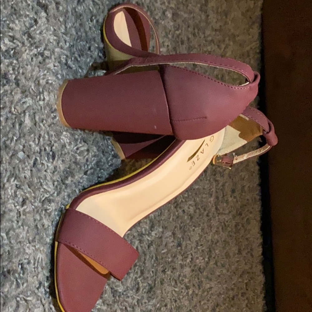 Heels - Picture 2 of 3